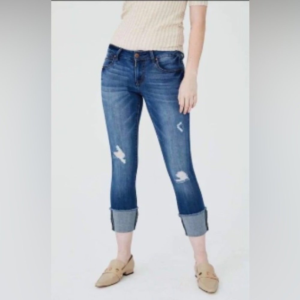 1822 TAYLOR DISTRESSED CUFFED AND CROPPED JEANS ❤️NWT❤️IN STORES❤️